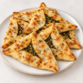 Hatay Usulü Ispanaklı Üçgen Börek